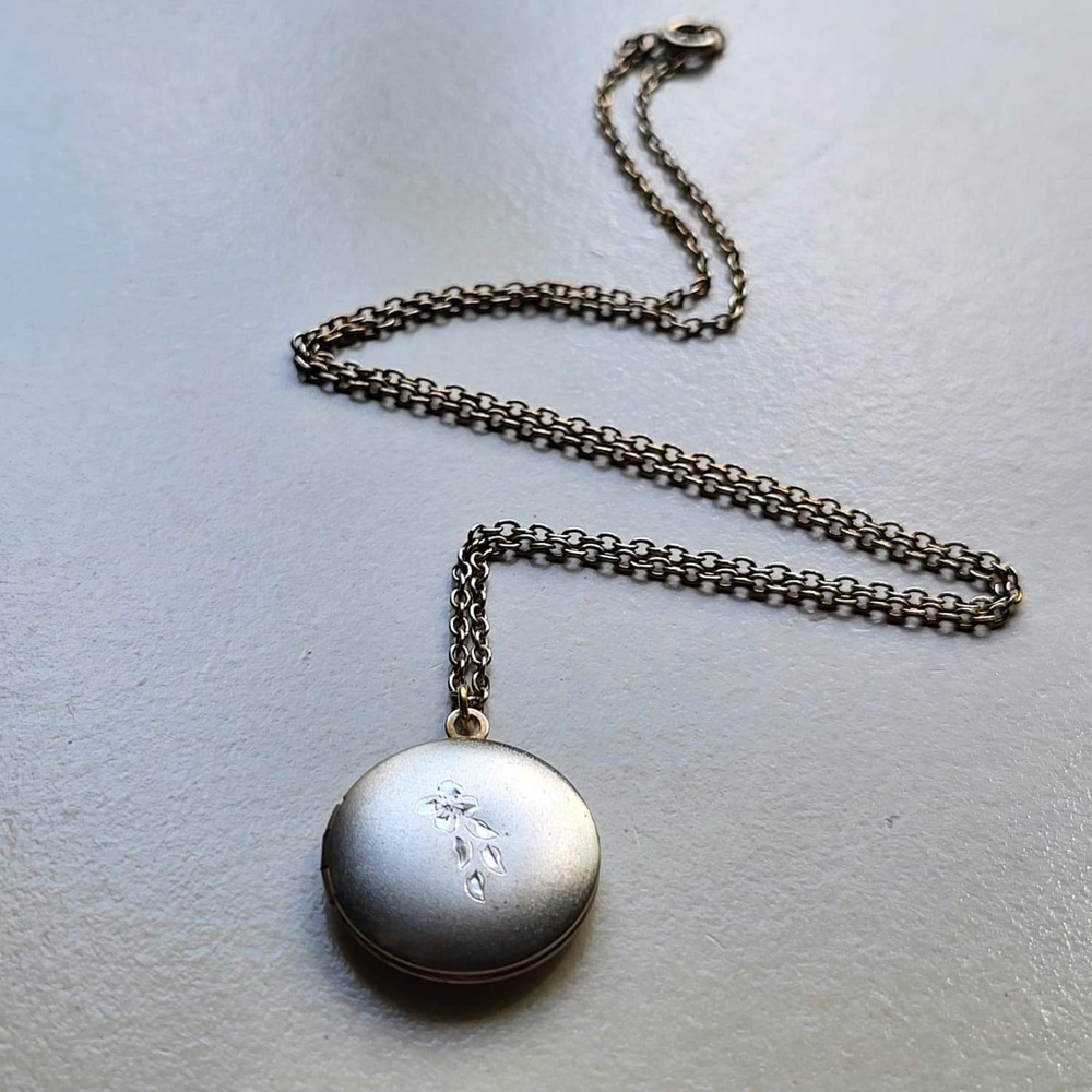 Vintage Silver Tone Metal Round Locket Necklace Engraved Floral Design